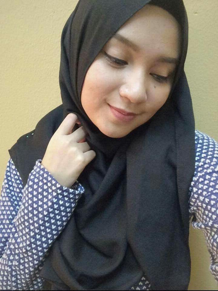 25P Hot Malaysian Girl 1