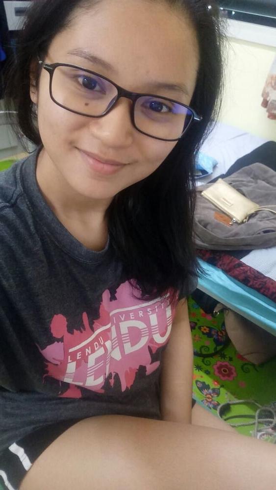 25P Hot Malaysian Girl 1