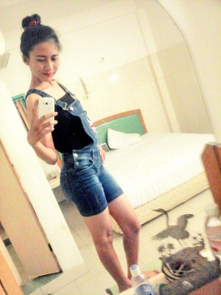 16P Hot Indonesian Girl 3 (Miss Bebi)