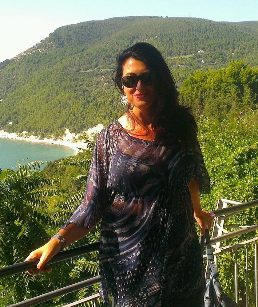 25P 26. Italian wife exposed by hubby
