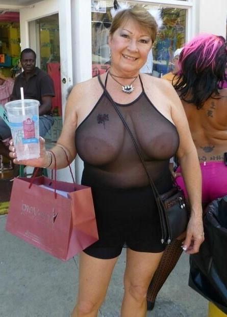 15P Brafree mom 042.