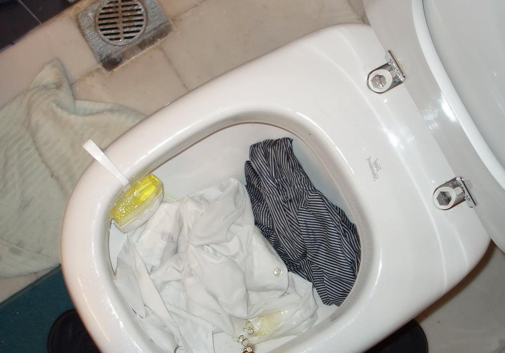 17P white blouse piss 1