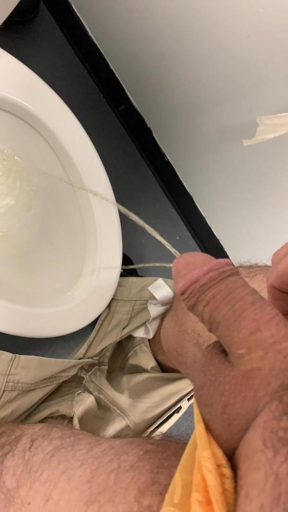 6P Pee play