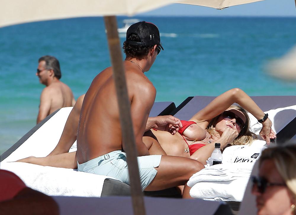 22P Celebrities Nude Nip 11