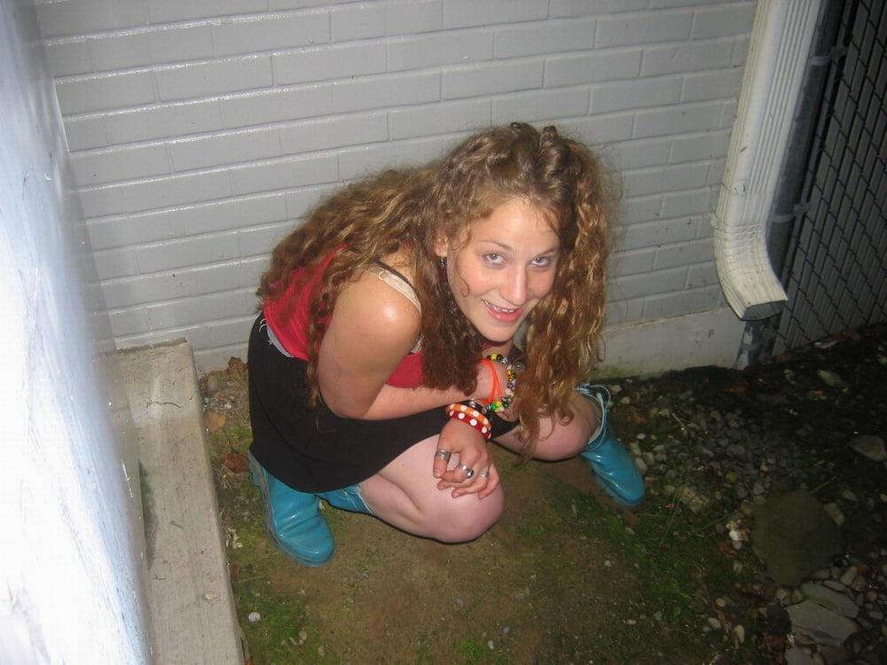 25P When She's Gotta Go 098