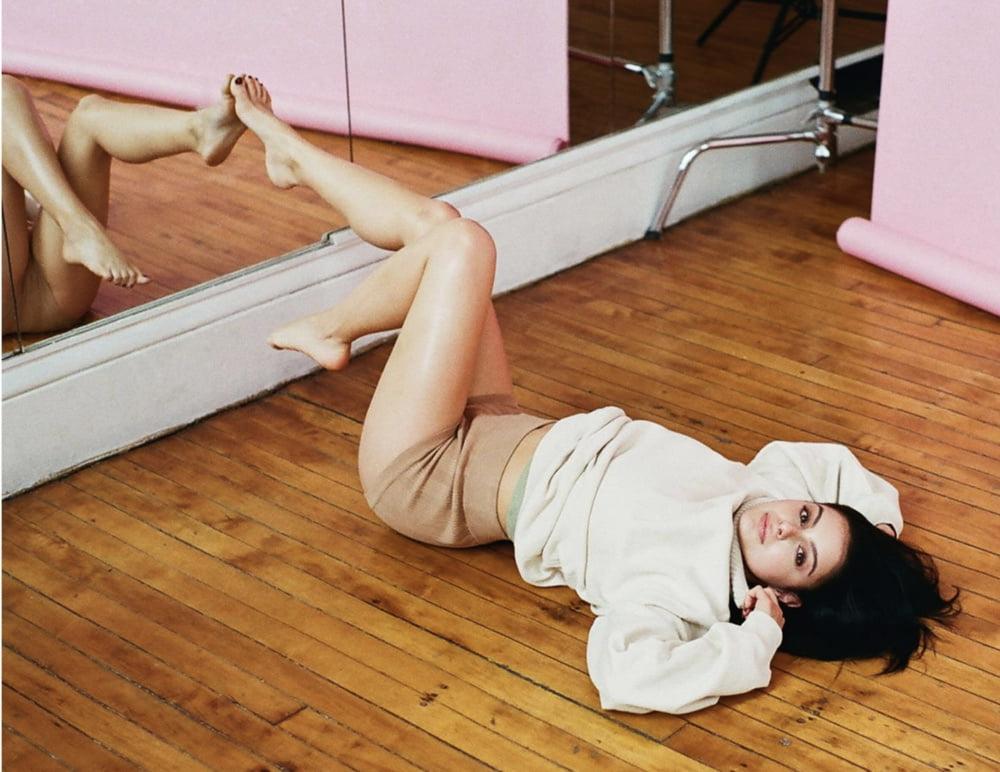 25P Ariel Winter 2 - Would you give this slut a thick cum facial