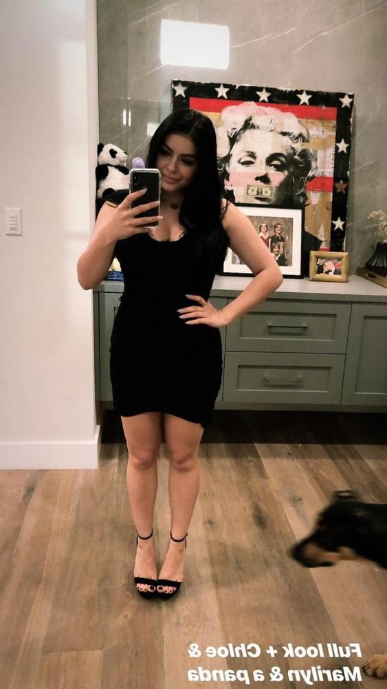 25P Ariel Winter 2 - Would you give this slut a thick cum facial