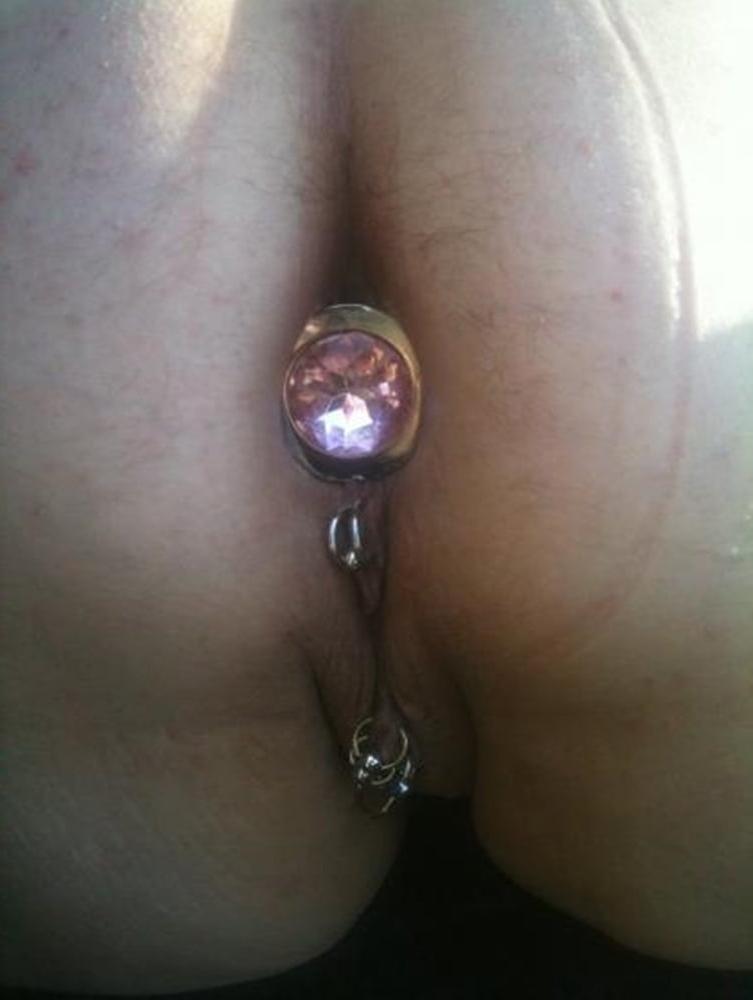 25P Pierced pussy