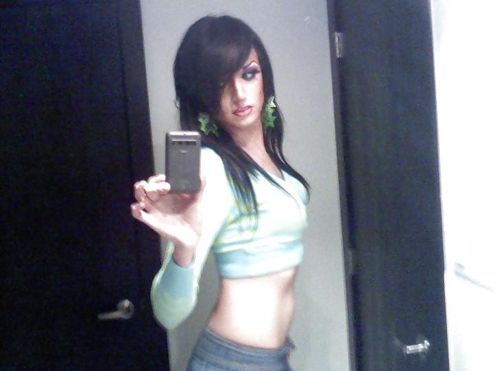 25P More Hottie LadyBois & Sissies On Web Display