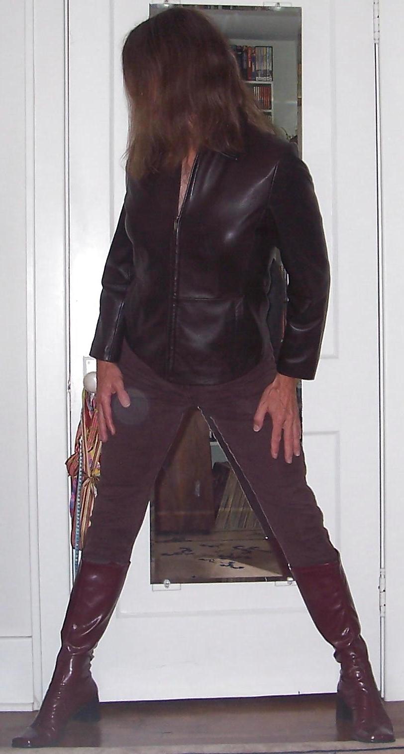 25P Crossdressing - Leder