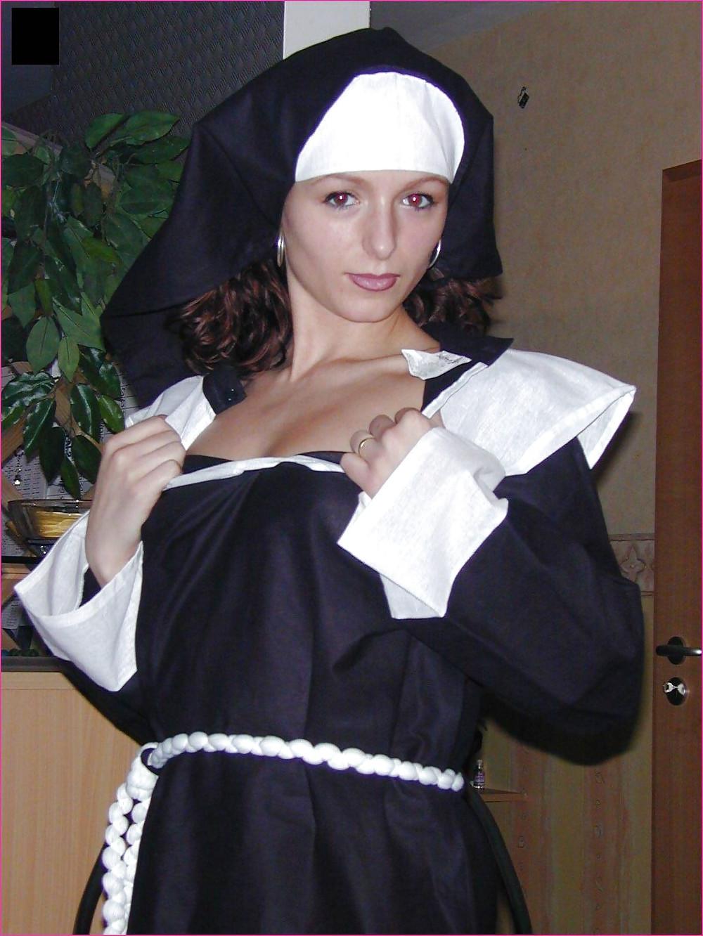 25P HOT GERMAN NUN