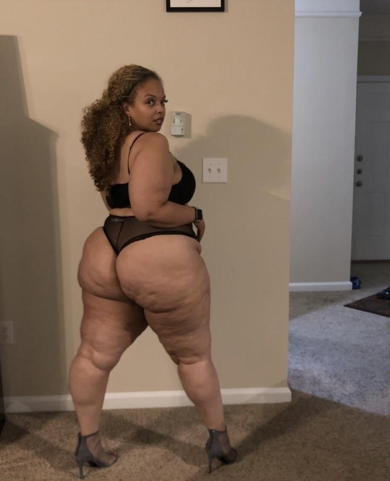 25P Ebony Booty Goddesses 103