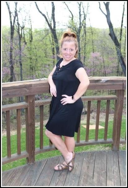 25P Mature and older women posing: 01