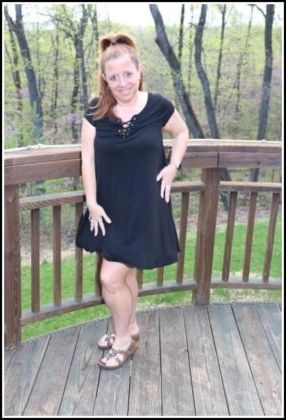 25P Mature and older women posing: 01