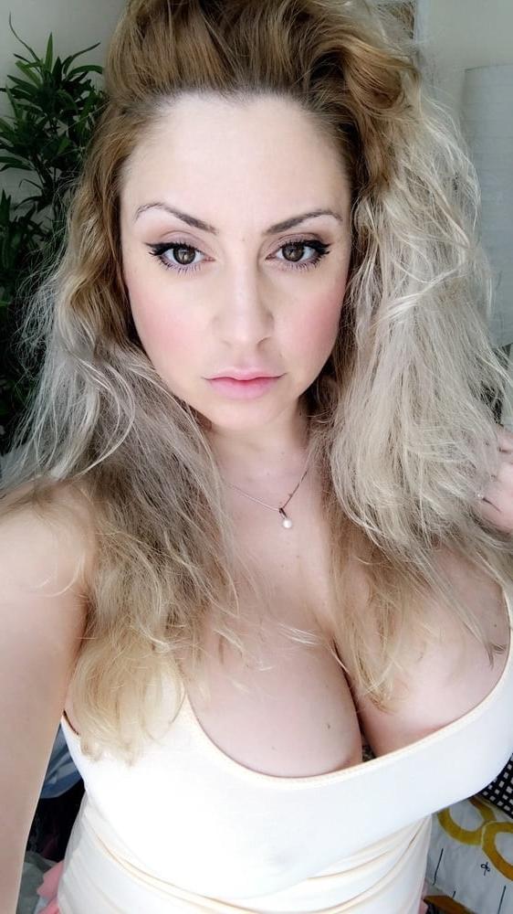 9P Sexy big boobs  MILF