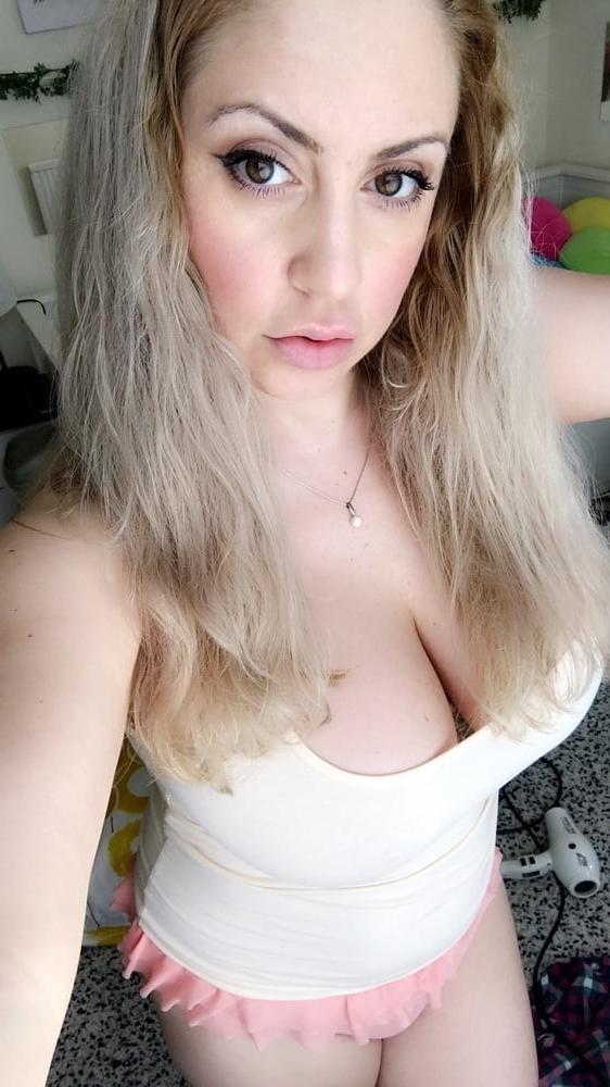 9P Sexy big boobs  MILF