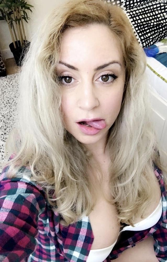 9P Sexy big boobs  MILF