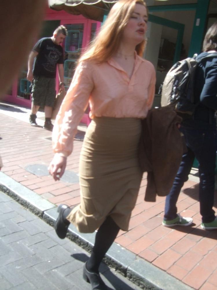 18P street candids 1