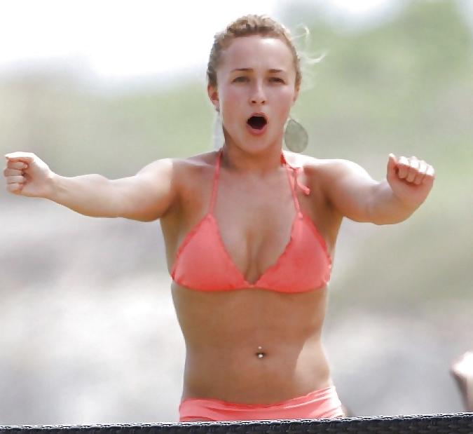 25P Hayden Panettiere mega collection 3