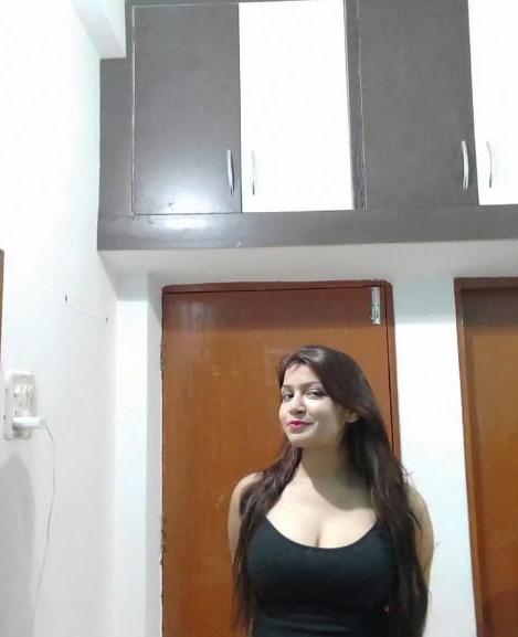 6P Big Boobs Bhabhi Nude Pics clicked by devar (91)