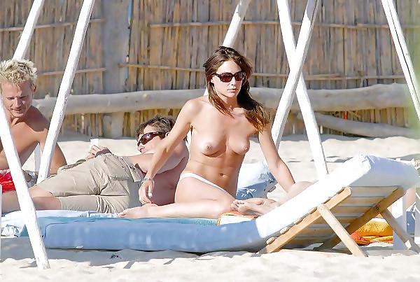 25P Celebrities Topless