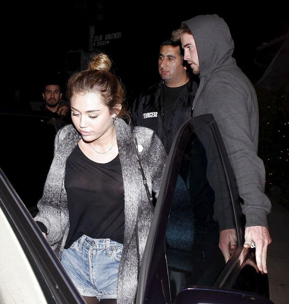 25P Booty 1 - Miley Cyrus