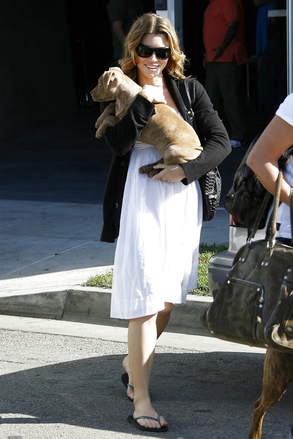 25P Jessica Biel Foot Pics