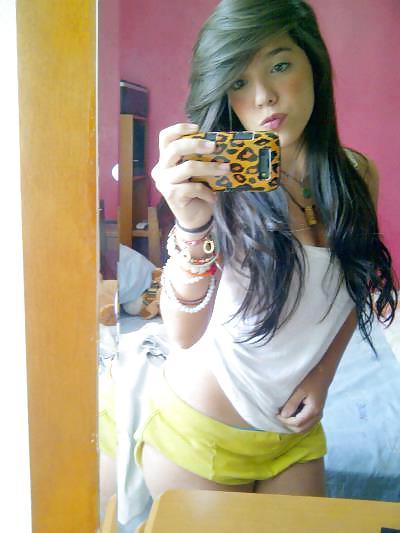 25P MAMITAS EMO