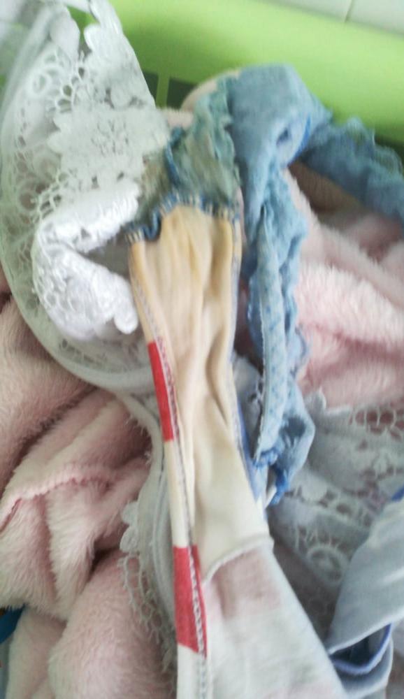 8P String de ma Femme du 29.03.2020 Encore tout Mouillee