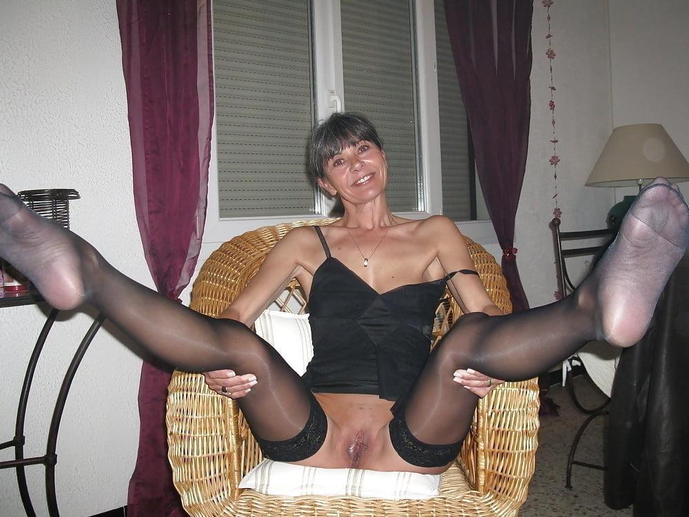 15P Mom show me your Nylons 101