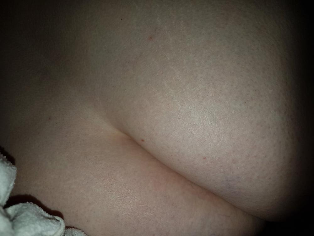 11P wife's arse (would you cum over it)