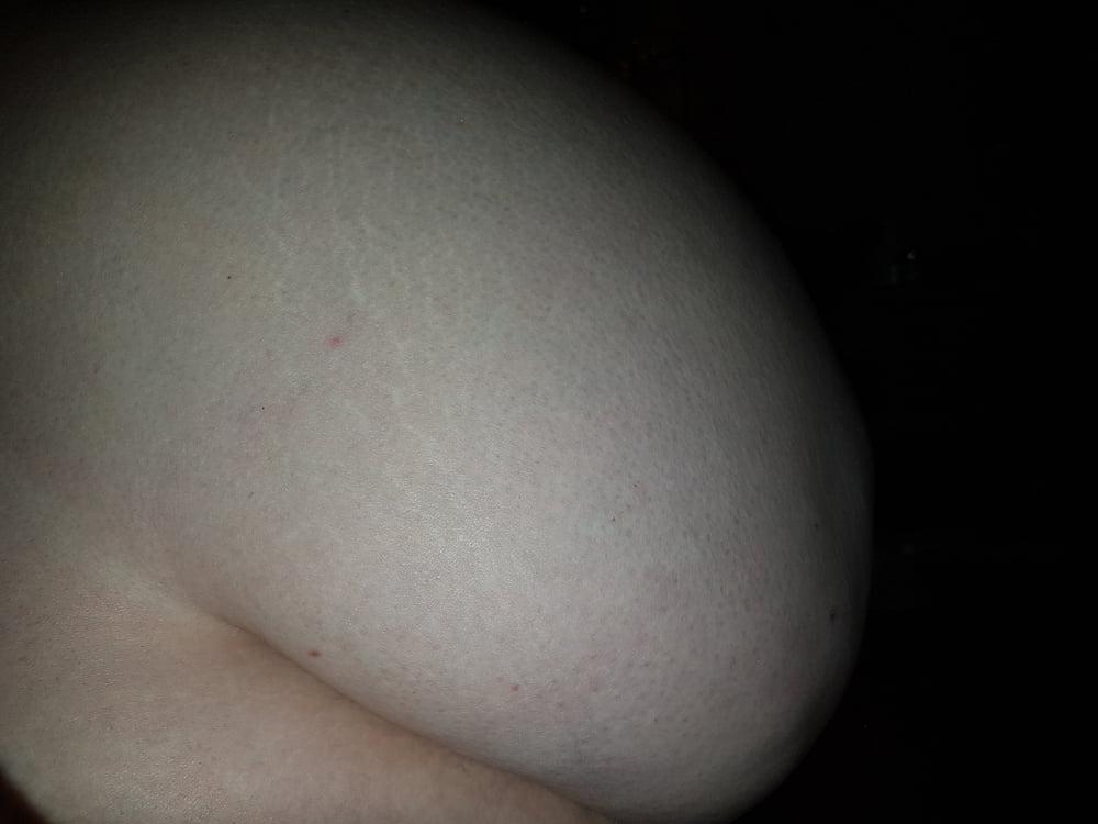 11P wife's arse (would you cum over it)
