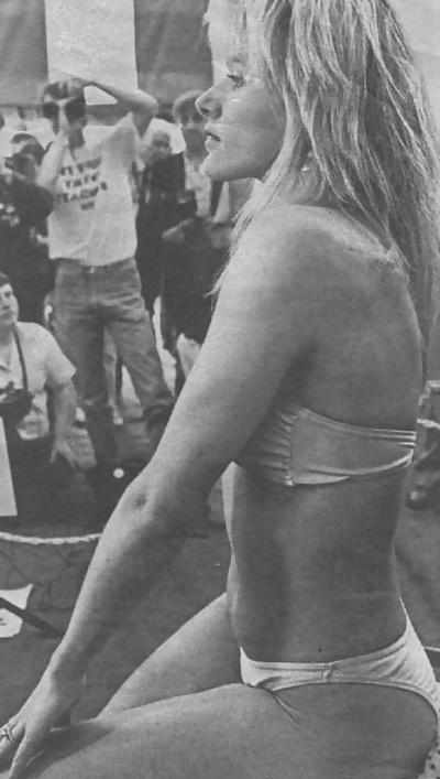 25P Carol Smillie UK Babe (MILF)