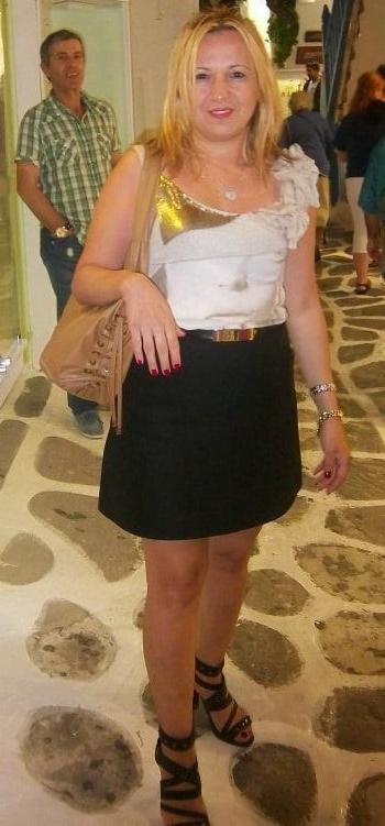 12P Turkish Sexy Mom - 2 - Please Fake of Her
