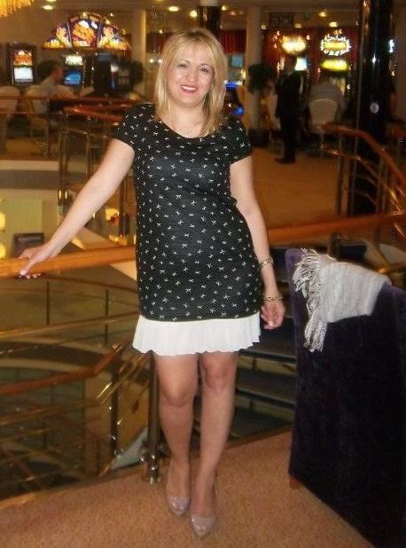 12P Turkish Sexy Mom - 2 - Please Fake of Her