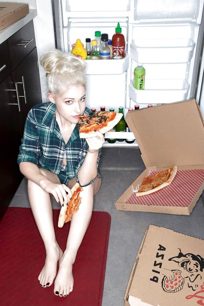 25P Who Wants a Pizza That? 7