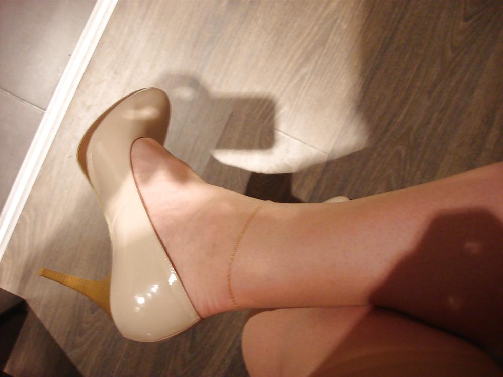 16P Brown Basque Neutral Stockings and Heels