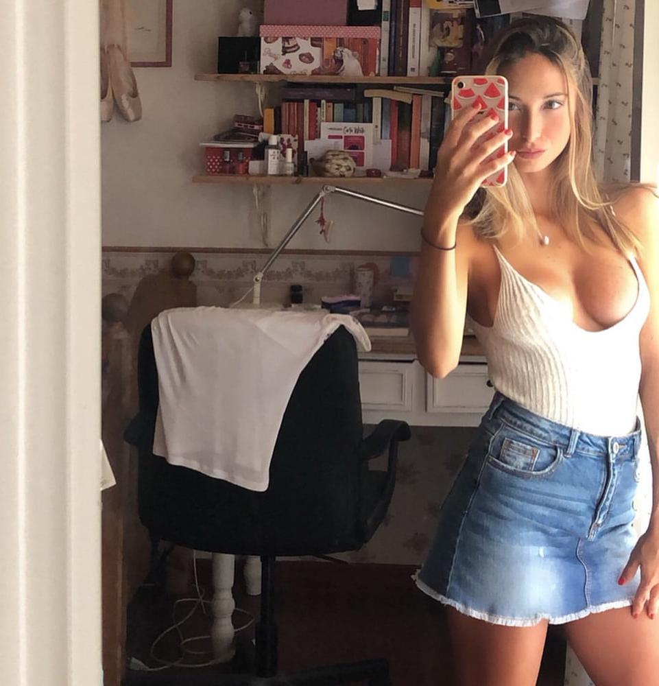 25P camilla sexy italian slut with big boobs