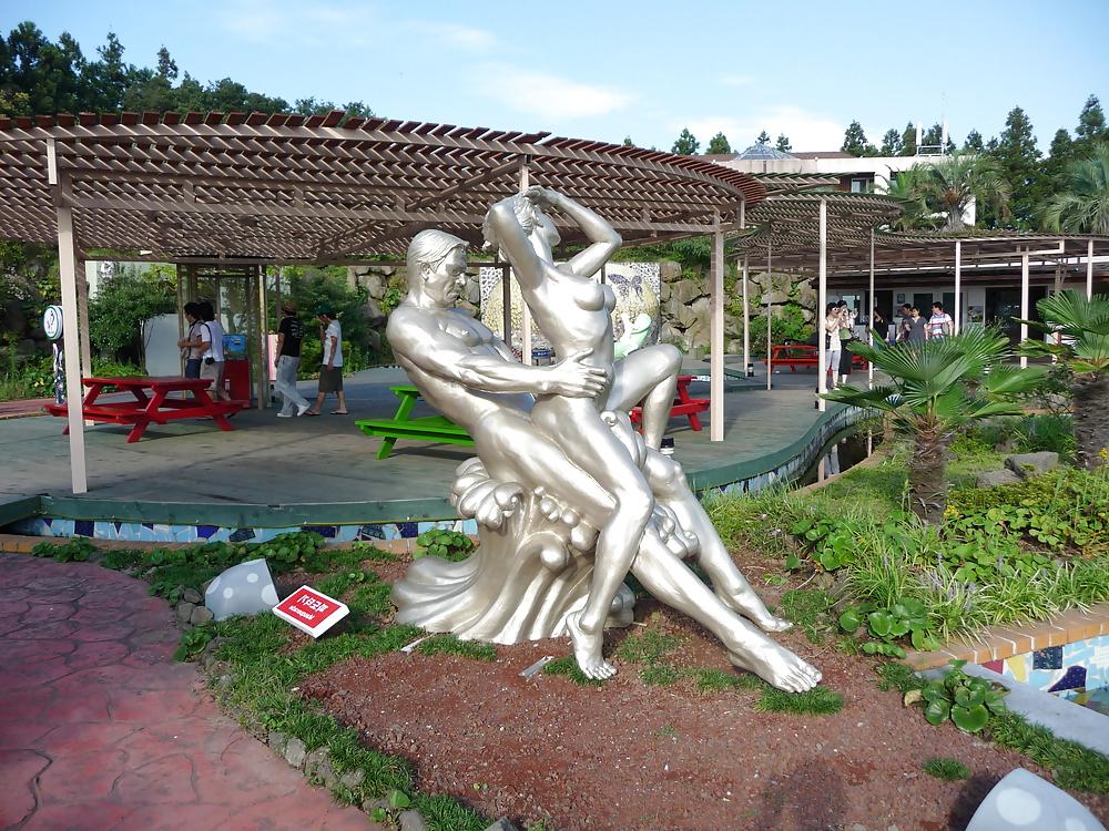 25P Big Erotic Sculptures 1 - Korean Erotic Parc