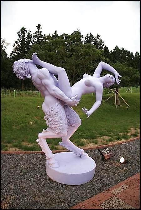 25P Big Erotic Sculptures 1 - Korean Erotic Parc