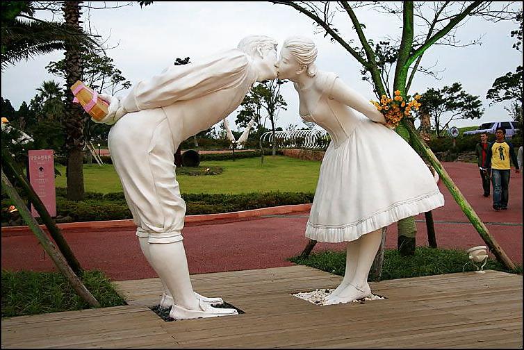 25P Big Erotic Sculptures 1 - Korean Erotic Parc