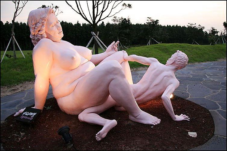 25P Big Erotic Sculptures 1 - Korean Erotic Parc