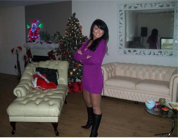 8P Exposed BBC-loving Mom 1