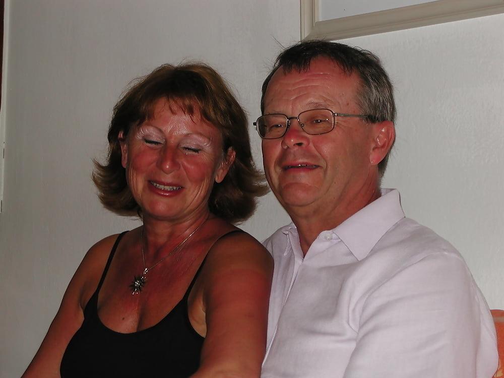 25P Women Need Exposure 843 - Mature Swinger