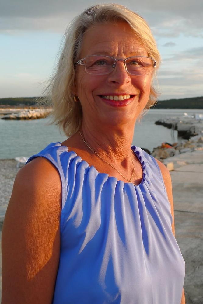25P Women Need Exposure 843 - Mature Swinger