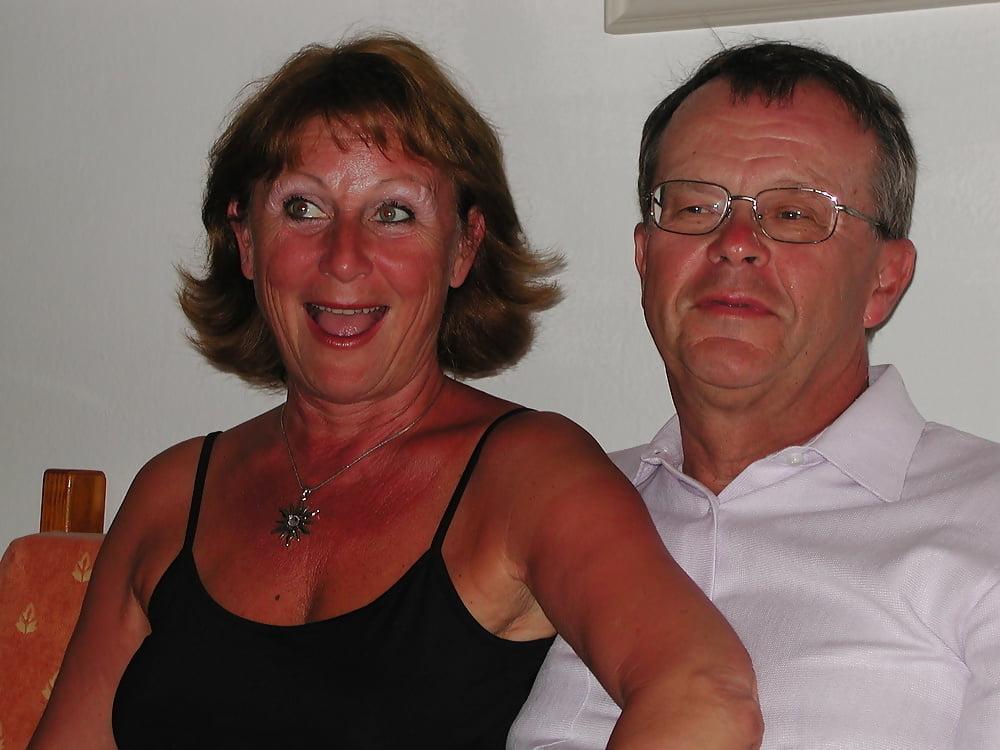 25P Women Need Exposure 843 - Mature Swinger