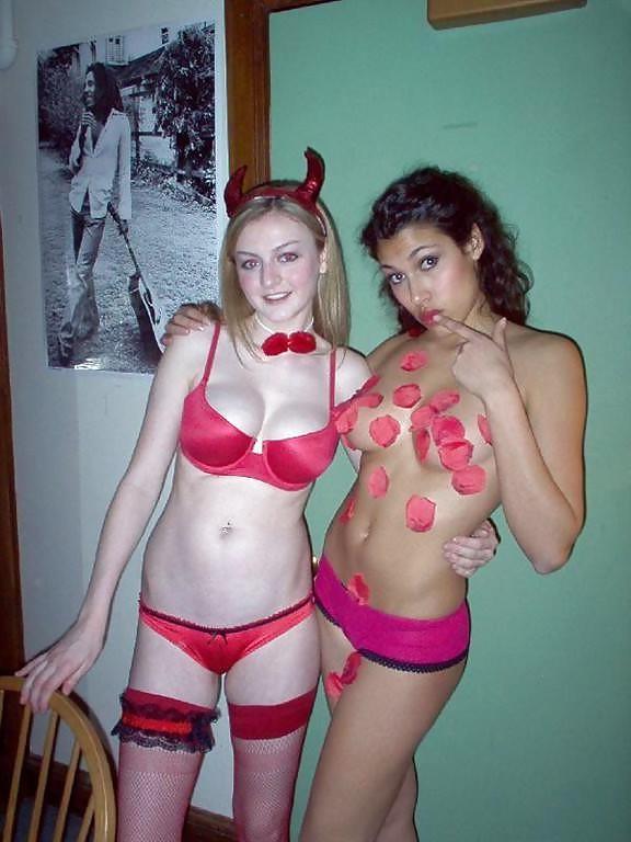 19P Teens in sexy lingerie and stockings