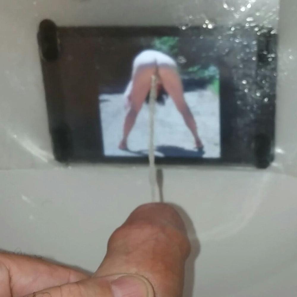 25P Lionx68 piss tribute photos