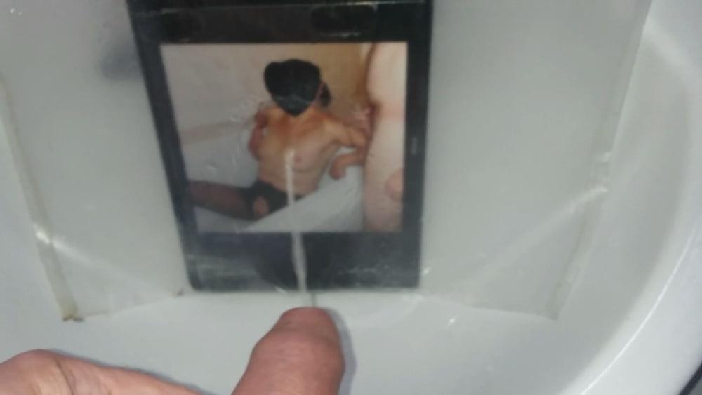 25P Lionx68 piss tribute photos