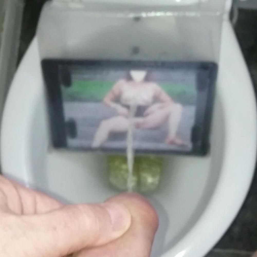 25P Lionx68 piss tribute photos